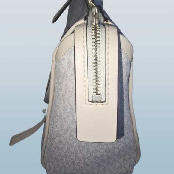 Michael Michael Kors' Carine satchel - Picture 4 of 16